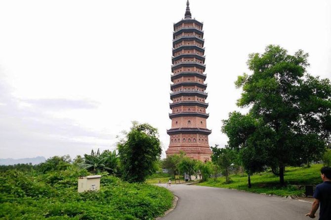 Khám phá lịch sử và kiến trúc của Chùa Tháp Ninh Bình
