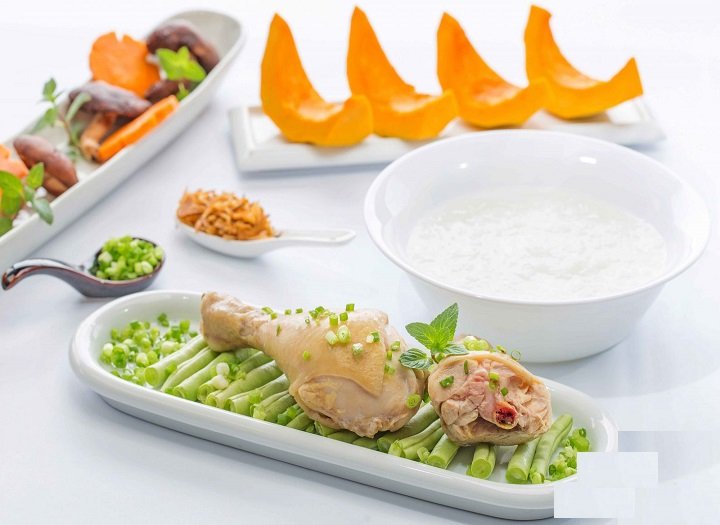 5 lợi ích quan trọng từ cháo gà giúp bé phát triển toàn diện