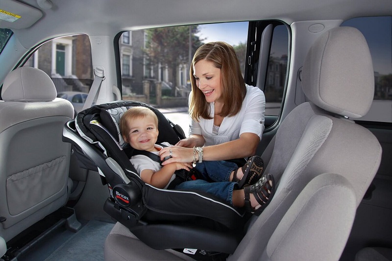 Ghế ngồi ô tô cho bé sơ sinh