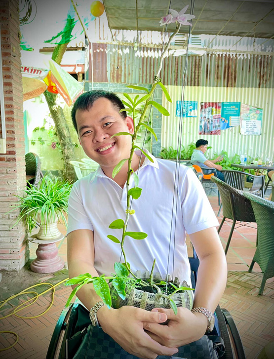 Nghệ nhân Tính Vĩnh Long chia sẻ kinh nghiệm trồng và chăm sóc hoa lan hiệu quả