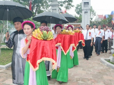 Lễ hội đền Nguyễn Công Trứ ở Ninh Bình - Tiếp thị Sài Gòn