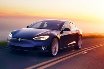 “Người cũ” thừa nhận đưa mã nguồn công nghệ ô tô tự lái của Tesla lên iCloud