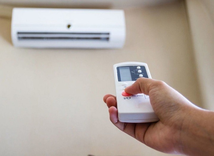 bật máy lạnh ngay sau khi về nhà