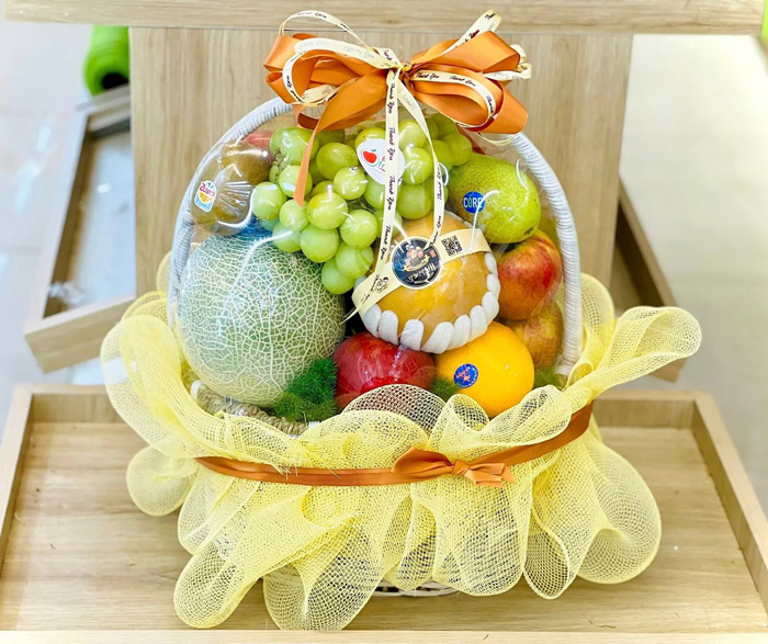 giỏ trái cây thăm nhà sau sinh