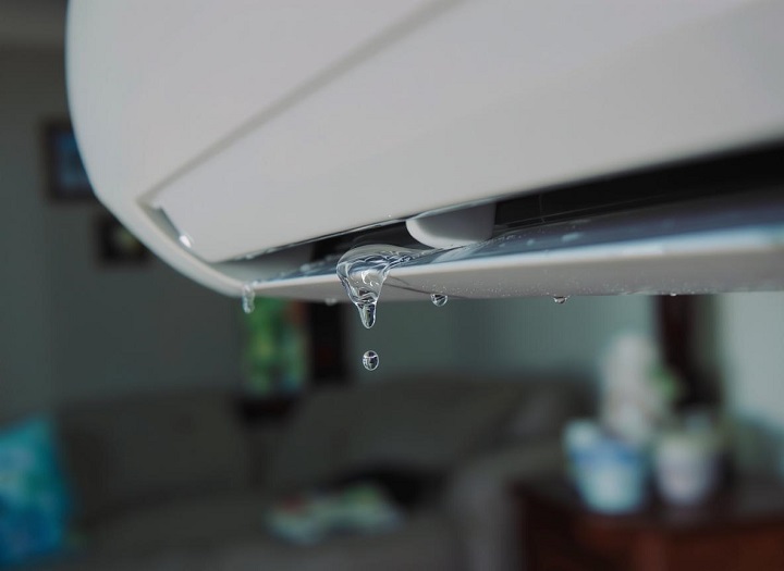 máy lạnh bị chảy nước phải làm sao